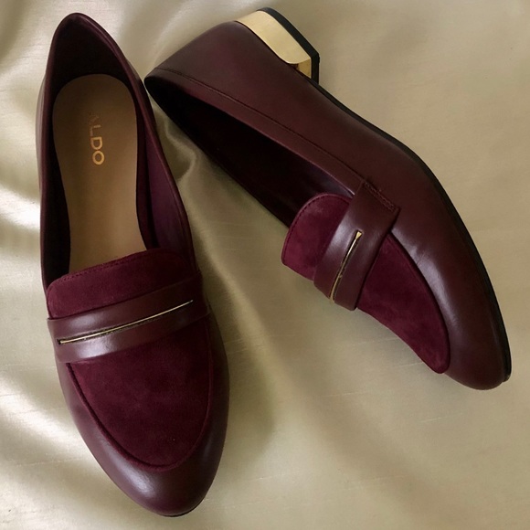 Bordeaux Claurinda Loafers with Gold Accents - Picture 5 of 8